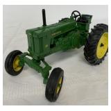 1/16 Ertl John Deere 70 Tractor