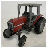 1/16 Ertl Massey Ferguson 3070 Tractor