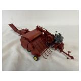 1/16 New Holland Sqaure Baler - Riecke