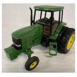 1/16 Ertl John Deere 7800 Tractor