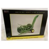 1/16 John Deere #72 Forage Harvester in box