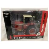 1/16 art International 1086 Tractor in box