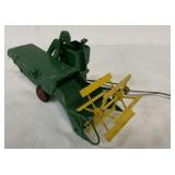 1/16 Oliver Pull Type Combine - Slik