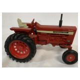 1/16 Ertl International Farmall 1026 Hydro Tractor