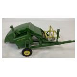 1/16 John Deere Combine w/grain auger