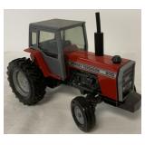 1/16 Massey Ferguson 670 Tractor