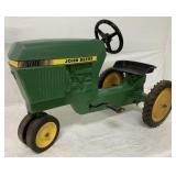 Ertl John Deere Pedal Tractor