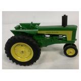 1/16 John Deere 630 Tractor