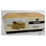 1/16 Caterpillar D2 Track Type Tractor with Tool