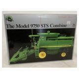 1/32 Ertl JD Model 9750 STS Combine in box
