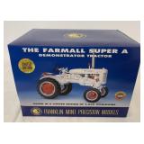 1/12 Franklin Mint Farmall Super A Demonstrater