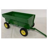 1/8 John Deere Wagon