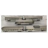 5 Lionel Passenger Train Cars