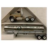 Dutch Way Farms Milk Tanker Winross Truck in