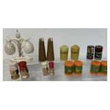 8 sets of S&P shakers