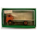 1/64 winross flatbed truck