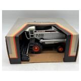 1/24 Gleaner N6 Combine