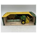 1/16 John Deere Square Baler in Box