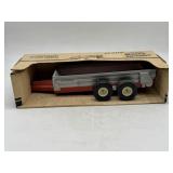 1/16 New Idea Tandem Axle Manure Spreader
