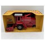 1/24 Massey Ferguson 760 Combine in Box
