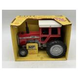 1/16 Massey Ferguson 1105 in Box