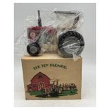 1/16 Massey Ferguson 590 w/ Rops - Toy Farmer 1980