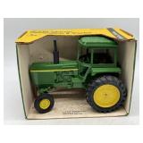 1/16 John Deere 4430 in Box
