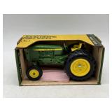 1/16 John Deere 2640 Utility in Box