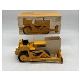 1/16 John Deere 450 Bulldozer in Ice Cream Box