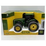 1/16 John Deere 8370R w/ Duals - Prestige