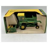 1/24 John Deere 6600 Combine in Box