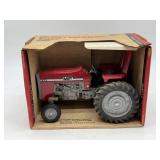 1/16 Massey Ferguson 275 w/ ROPS in Box