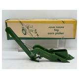 1/16 John Deere Long Nose Picker in Box - Ertl