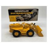 1/16 CAT 944 Traxcavator in Box - Ertl