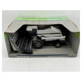 1/24 Gleaner R60 Combine