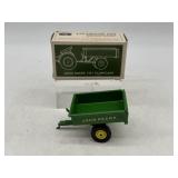 1/16 John Deere L&G Cart in Box