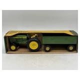 1/16 John Deere 2640 and Wagon in Box