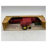 1/16 New Holland Baler in Box