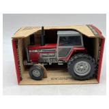 1/16 Massey Ferguson 2775 in Box