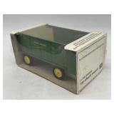 1/16 John Deere 112 Forage Wagon in Bubble Box
