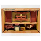 1/16 Allis Chalmers 200 Deluxe Farm Set in Box