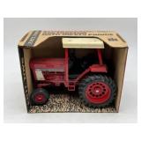 1/16 International 886 w/ 4 Post ROPS in Box