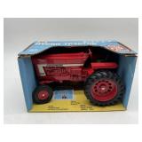 1/16 International 966 in Blue Box