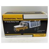1/25 International S Series Dump Truck