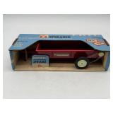1/16 International Manure Spreader in Blue Box