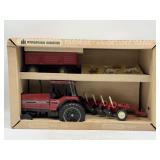 1/16 International 5088 Farm Set
