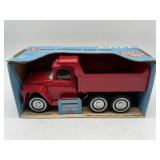 1/16 International Hyd Dump Truck in Blue Box