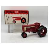 1/16 Farmall 806 in Circus Box