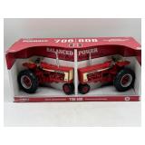 1/16 Farmall 706 & 806 Set