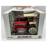 1/16 Farmall 1206 w/ ROPS